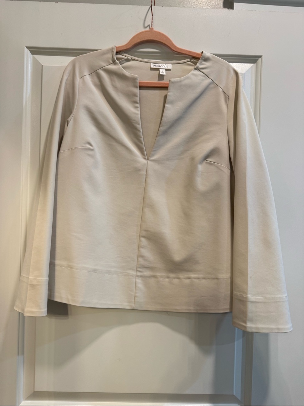 Prologue Cream Scoop V-Neck Long Sleeve Tunic